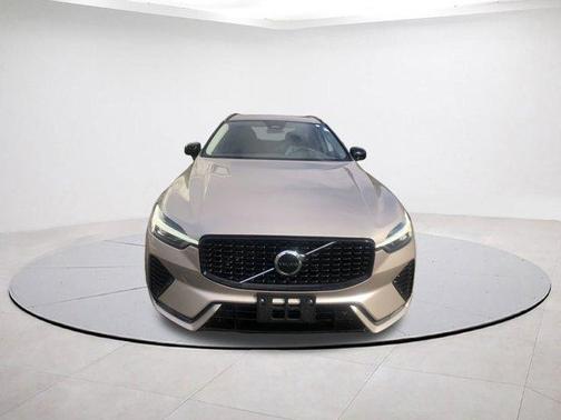 2025 Volvo XC60 B5 Core