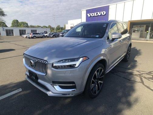 2024 Volvo XC90 B5 Plus Bright Theme