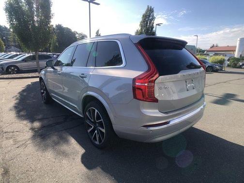 2024 Volvo XC90 B5 Plus Bright Theme