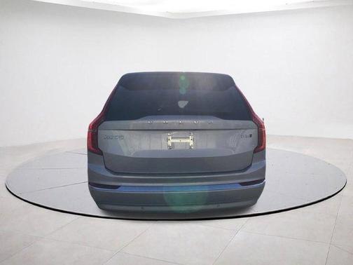 2024 Volvo XC90 B5 Plus Bright Theme