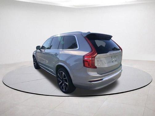 2024 Volvo XC90 B5 Plus Bright Theme