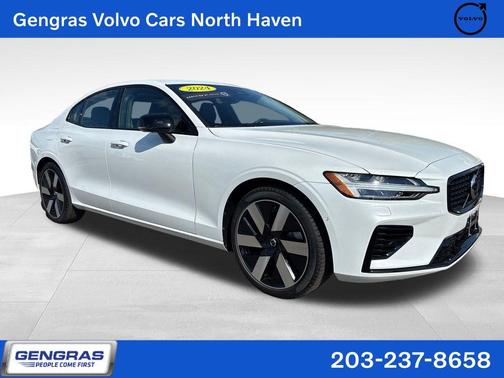 Crystal White Metallic 2024 Volvo S60 Recharge Plug-In Hybrid T8 Plus Dark Theme