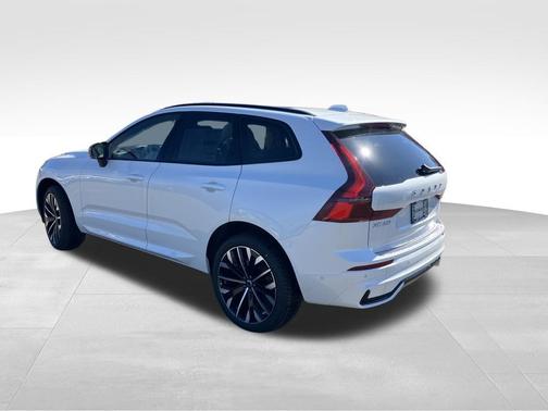 2026 Volvo XC60 B5 Ultra
