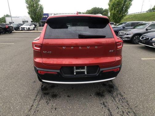 2023 Volvo XC40 B5 Plus Bright Theme