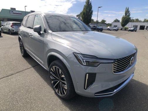 2026 Volvo XC90 B6 Plus 7-Seater