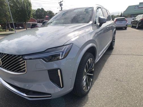 2026 Volvo XC90 B6 Plus 7-Seater