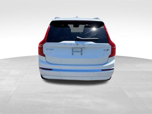 Crystal White Metallic 2024 Volvo XC90 B6 Ultimate Bright Theme 7-Seater
