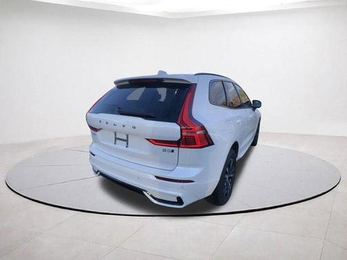 2025 Volvo XC60 B5 Core