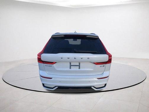 2025 Volvo XC60 B5 Core