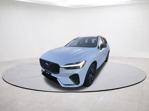 2025 Volvo XC60 B5 Core