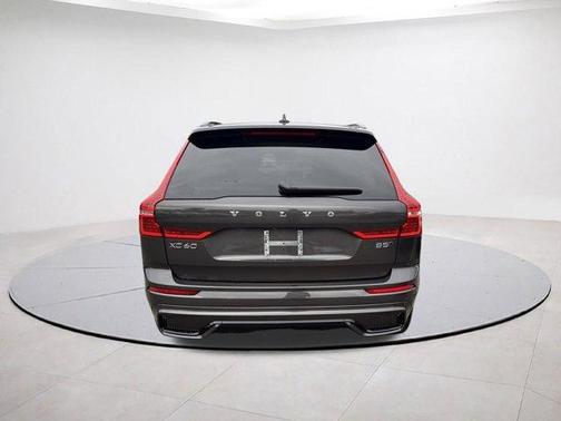 2025 Volvo XC60 B5 Core