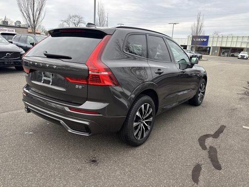 2025 Volvo XC60 B5 Core