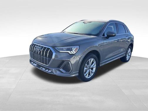 2024 Audi Q3 45 S line Premium