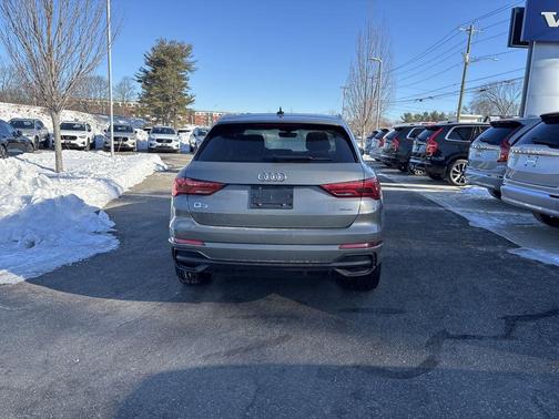 2024 Audi Q3 45 S line Premium