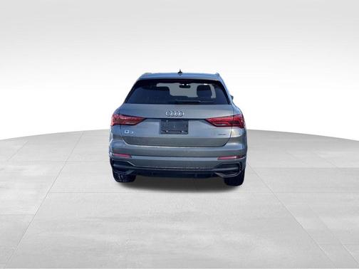 2024 Audi Q3 45 S line Premium