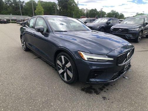 2024 Volvo S60 Recharge Plug-In Hybrid T8 Ultimate Dark Theme