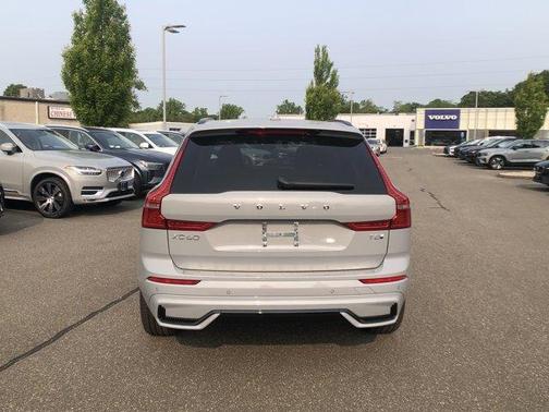 2025 Volvo XC60 Plug-In Hybrid T8 Ultra