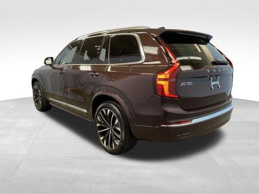 2025 Volvo XC90 B6 Plus 6-Seater