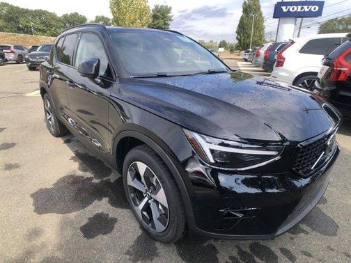 2026 Volvo XC40 B5 Plus