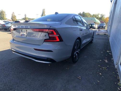 2025 Volvo S60 B5 Core
