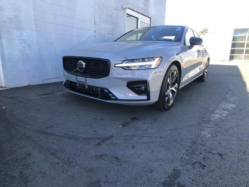 2025 Volvo S60 B5 Core