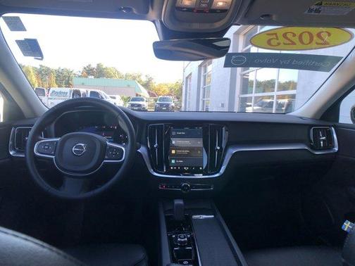 2025 Volvo S60 B5 Core