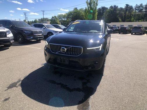 2023 Volvo XC40 B5 Plus Bright Theme