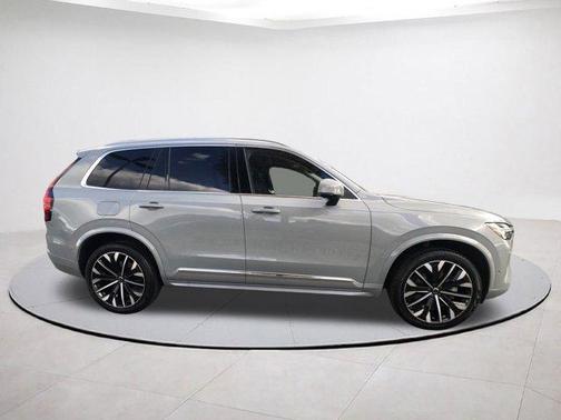 2025 Volvo XC90 B6 Plus 7-Seater