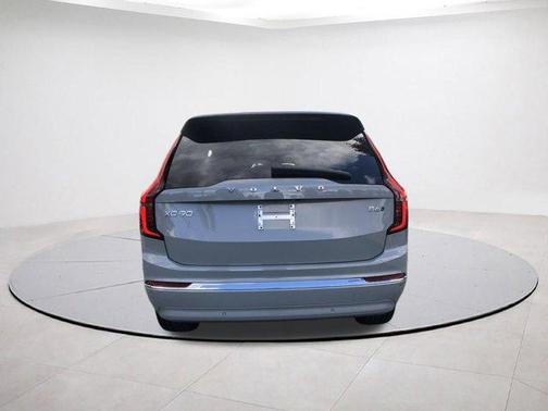 2025 Volvo XC90 B6 Plus 7-Seater