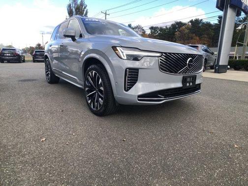 2025 Volvo XC90 B6 Plus 7-Seater