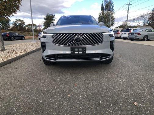 2025 Volvo XC90 B6 Plus 7-Seater