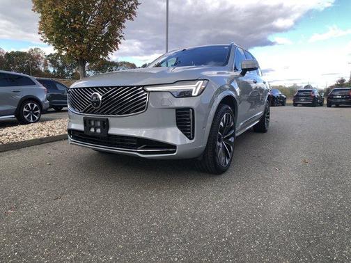 2025 Volvo XC90 B6 Plus 7-Seater