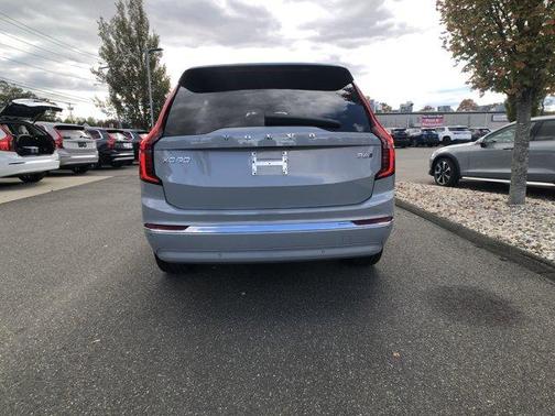 2025 Volvo XC90 B6 Plus 7-Seater