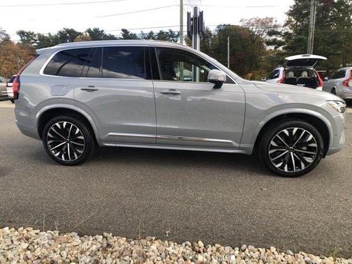 2025 Volvo XC90 B6 Plus 7-Seater