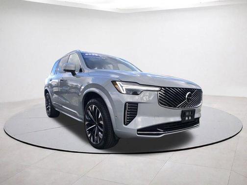 2025 Volvo XC90 B6 Plus 7-Seater