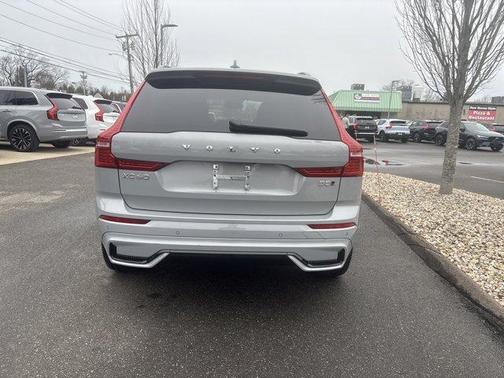 2025 Volvo XC60 B5 Plus