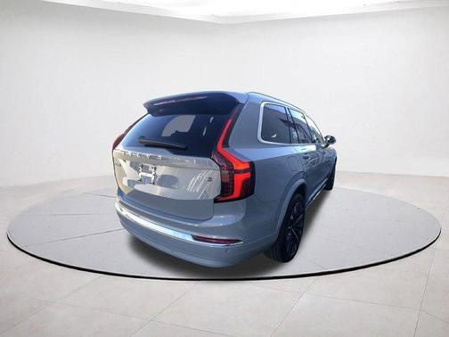 2025 Volvo XC90 B6 Plus 7-Seater