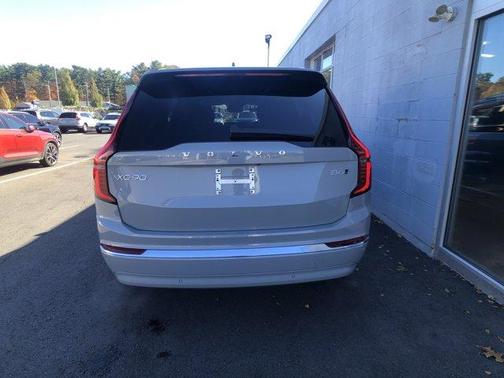 2025 Volvo XC90 B6 Plus 7-Seater