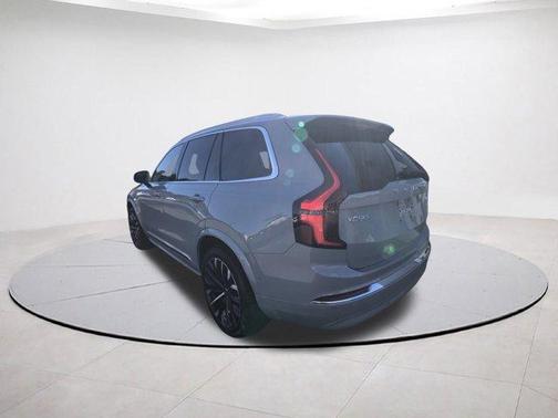 2025 Volvo XC90 B6 Plus 7-Seater