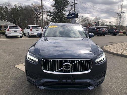 2022 Volvo XC90 T5 Momentum 7 Passenger
