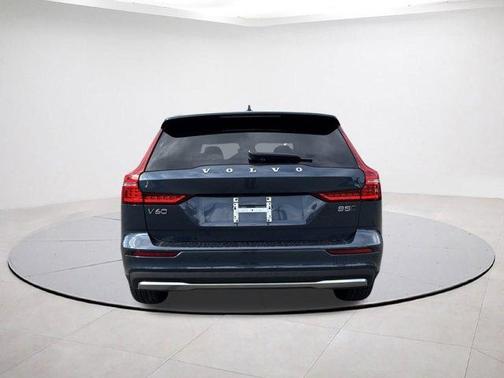 2026 Volvo V60 Cross Country B5 Plus
