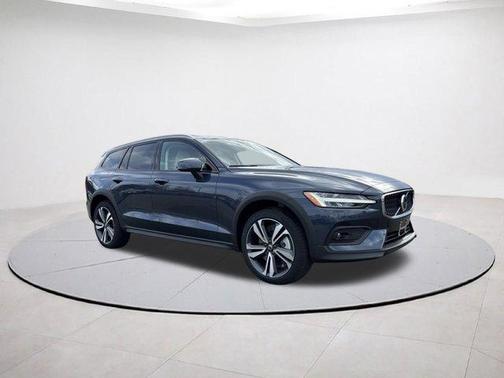 2026 Volvo V60 Cross Country B5 Plus