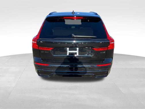 2024 Volvo XC60 B5 Ultimate Black Edition