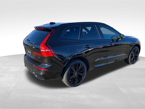 2024 Volvo XC60 B5 Ultimate Black Edition