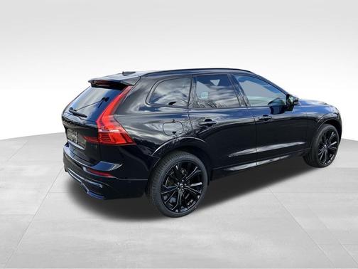 Onyx Black Metallic 2024 Volvo XC60 B5 Ultimate Black Edition