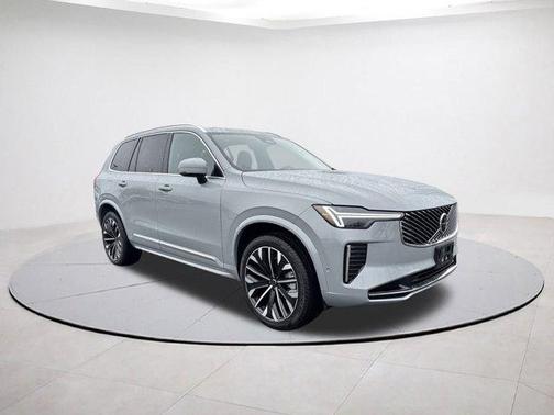 2025 Volvo XC90 B6 Plus 7-Seater