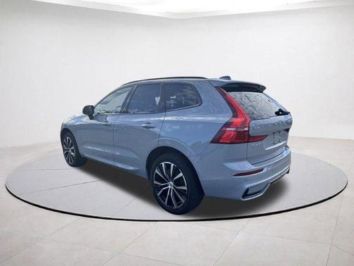 2025 Volvo XC60 B5 Plus