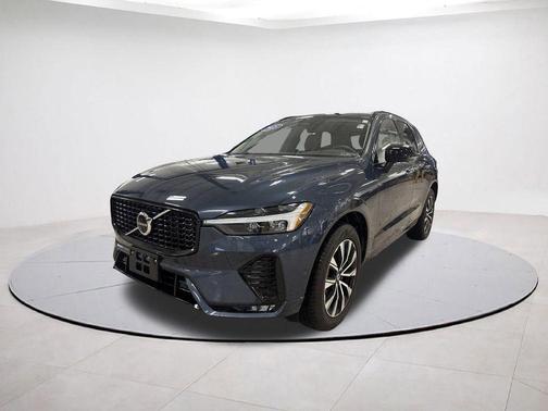 2025 Volvo XC60 B5 Plus