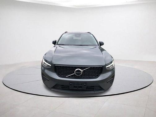 2026 Volvo XC40 B5 Core