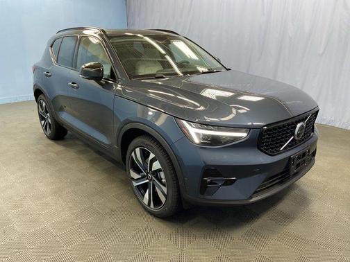 2026 Volvo XC40 B5 Ultra